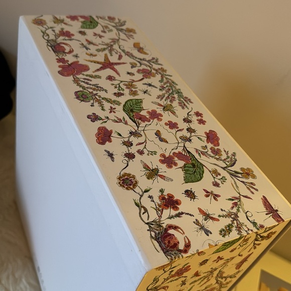 Dior Large Decorative Box - Floral Design with Tissue Paper & Ribbon - Picture 7 of 12
